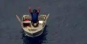 Pescador resgatado após sete dias à deriva no Pacífico