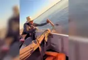 Pescadores resgatam jovem se afogando em lago de Palmas
