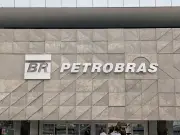 Petrobras reduz diesel em R$ 0,35, mas subvenção acaba e preço não cai
