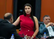 PF apreende R$ 64 mil e US$ 34 mil na casa de deputada Tayla Peres