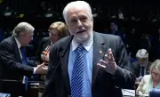 PF faz busca em endereço ligado a Jaques Wagner no caso Banco Master