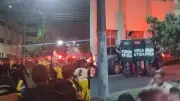 PM usa gás lacrimogêneo para desobstruir avenida em Presidente Prudente