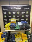Polícia apreende 2 mil camisas falsificadas da seleção brasileira em Piraí