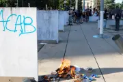 Polícia suíça usa gás lacrimogêneo em protesto contra cúpula do G7