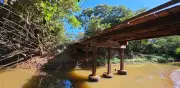 Ponte entre Montes Claros e Capitão Enéas é interditada por risco de desabamento