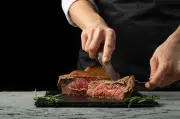 Ponto ideal da carne varia conforme o corte; veja dicas de chefs