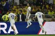 Por que sobrenomes de jogadores do Uzbequistão terminam em 'ov' ou 'ev'?