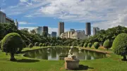 Praça Paris é tombada como patrimônio cultural e turístico do Rio