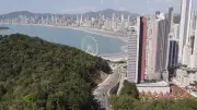 Prefeitura barra arranha-céu de 145m na Estrada da Rainha em Balneário Camboriú
