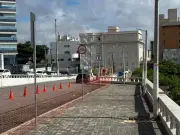 Prefeitura interdita trecho da Avenida Getúlio Vargas em Natal após risco em muro