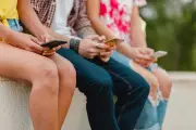 Proibição de redes sociais na Austrália tem pouco impacto, diz estudo