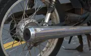 Projeto endurece punição para escapamento adulterado em motos