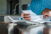Quaest: 69% dos brasileiros endividados; só 10% beneficiados pelo Desenrola
