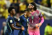 Raphinha se lesiona e é substituído no jogo Brasil x Haiti