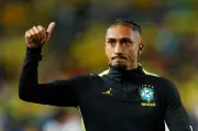 Raphinha se lesiona na Copa e desabafa: 'Vou voltar o mais rápido possível'
