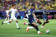 Rayan é o 6º mais jovem titular do Brasil em Copas e primeiro sub-20 desde 1970