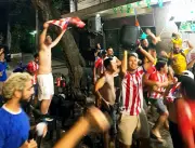 Reduto paraguaio no Rio celebra vitória contra Alemanha na Copa