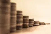 Reinvestir dividendos pode quadruplicar patrimônio em 10 anos, mostra XP