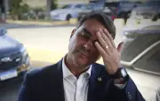 Relação com Vorcaro, delação e celular: as desconfianças na campanha de Flávio Bolsonaro
