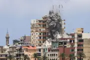 Retaliação dos EUA contra Irã busca evitar escalada para guerra total