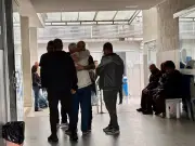 Rio: menino de 12 anos morto por bala perdida na Pavuna é sepultado