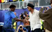 Ronaldinho Gaúcho brilha na música com parcerias e nova gravadora