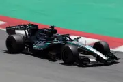 Russell supera Hamilton e conquista pole na Catalunha