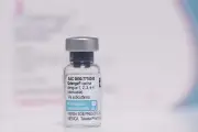 Saúde oficializa compra de 18 milhões de doses da vacina da dengue