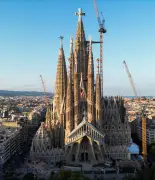 Sagrada Família inaugura Torre de Jesus Cristo com missa do Papa Leão XIV