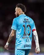 Santos fatura R$ 6,5 milhões com camisa azul em homenagem a Neymar