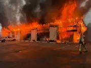 Seis mortos em incêndio em motel em Nova York; suspeito de 24 anos preso