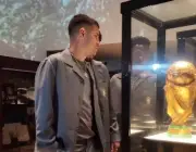 Seleção brasileira visita Museu da CBF antes de embarcar para os EUA