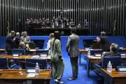 Senado aprova bombas fiscais que ameaçam economia do país