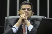 Senado tem pauta esvaziada e sessões remotas; PEC 6x1 sem data