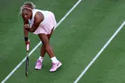 Serena Williams volta às quadras com vitória em duplas no Torneio de Queens