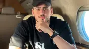 Servente cobra R$ 380 mil de Jon Vlogs após demissão exposta em live
