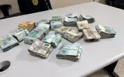 Servidor da Educação de Aracaju alega origem lícita de R$ 240 mil apreendidos