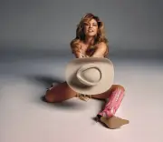 Shania Twain revela desnutrição após dietas extremas em Las Vegas