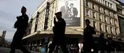 Shein fecha loja física em Paris após polêmicas e multas milionárias