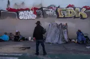 Skid Row: entre drogas e solidariedade à margem da Copa
