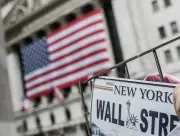 S&P 500 e Dow fecham em leve alta com IA e tensões geopolíticas