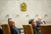 STF dividido enfrenta decisões polêmicas sobre prisões e Ficha Limpa
