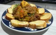 Stovies: ensopado escocês econômico com carne e batata