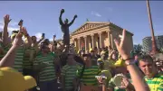 Superstição com estátua de Rocky Balboa intriga brasileiros na Filadélfia