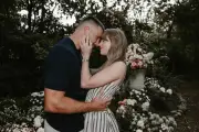 Taylor Swift e Travis Kelce podem se casar neste final de semana, dizem fãs
