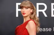 Taylor Swift se torna a musicista mais rica da história com fortuna de US$ 2 bilhões