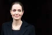 Testes genéticos aumentam 64% após anúncio de Angelina Jolie