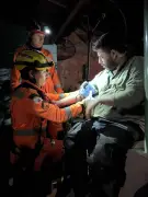 Topógrafo desaparecido é encontrado após usar garrafa PET e lanterna achados na mata