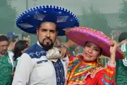 Torcedores lotam entorno do Estádio Azteca para abertura da Copa 2026