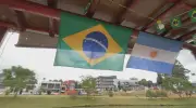 Torcida dividida na tríplice fronteira entre Brasil e Argentina